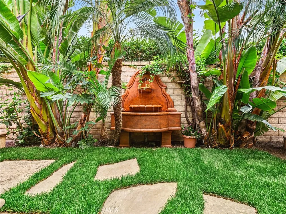 4696 Refugio Court Camarillo, CA 93012
