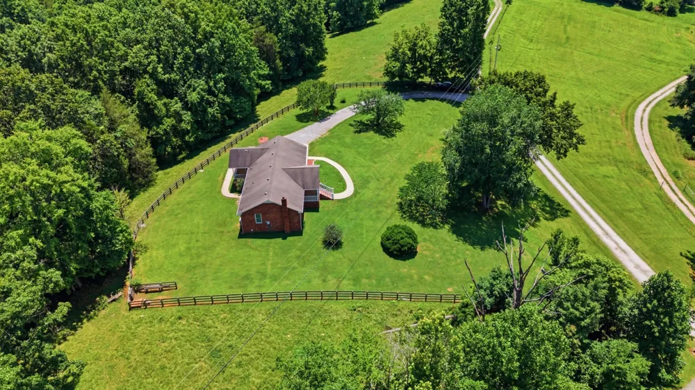 2644 Scribners Mill Rd Culleoka, TN 38451