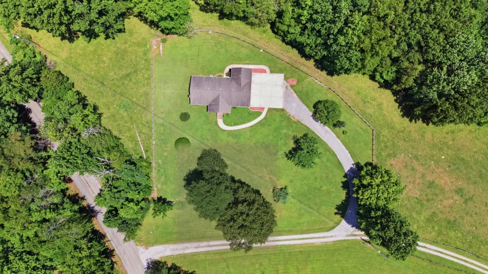 2644 Scribners Mill Rd Culleoka, TN 38451