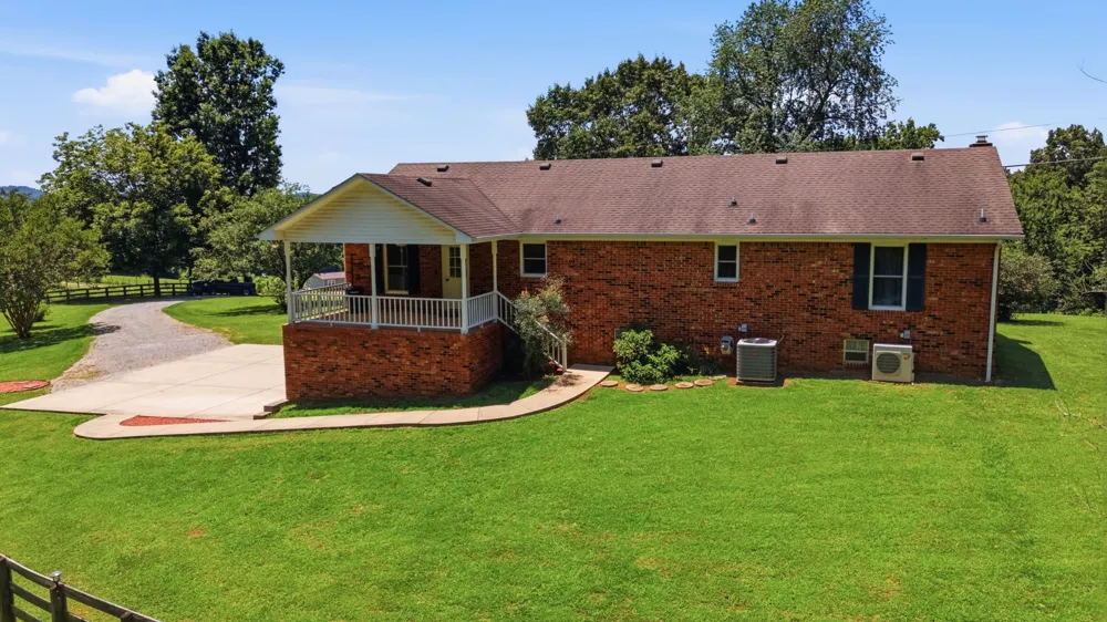 2644 Scribners Mill Rd Culleoka, TN 38451