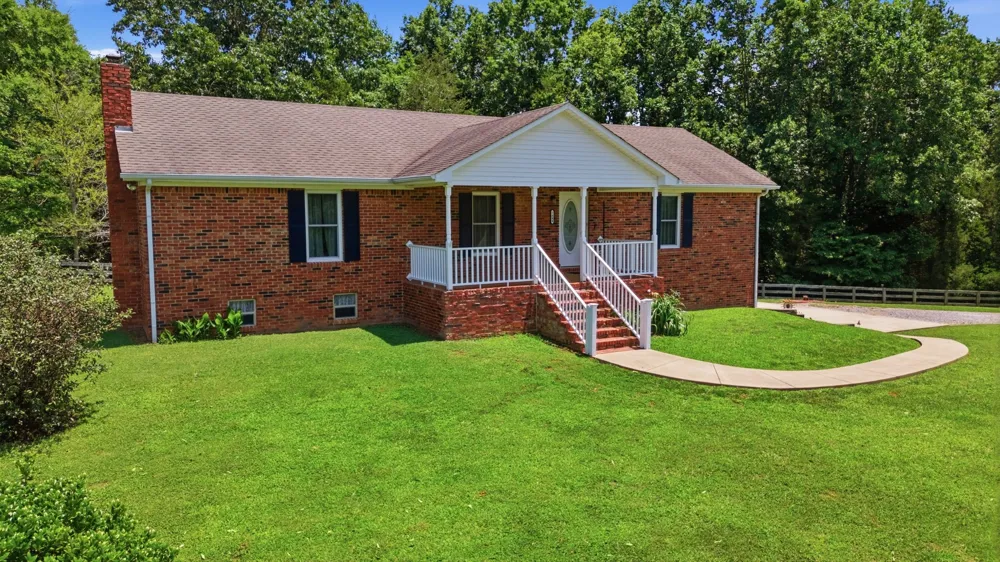 2644 Scribners Mill Rd Culleoka, TN 38451