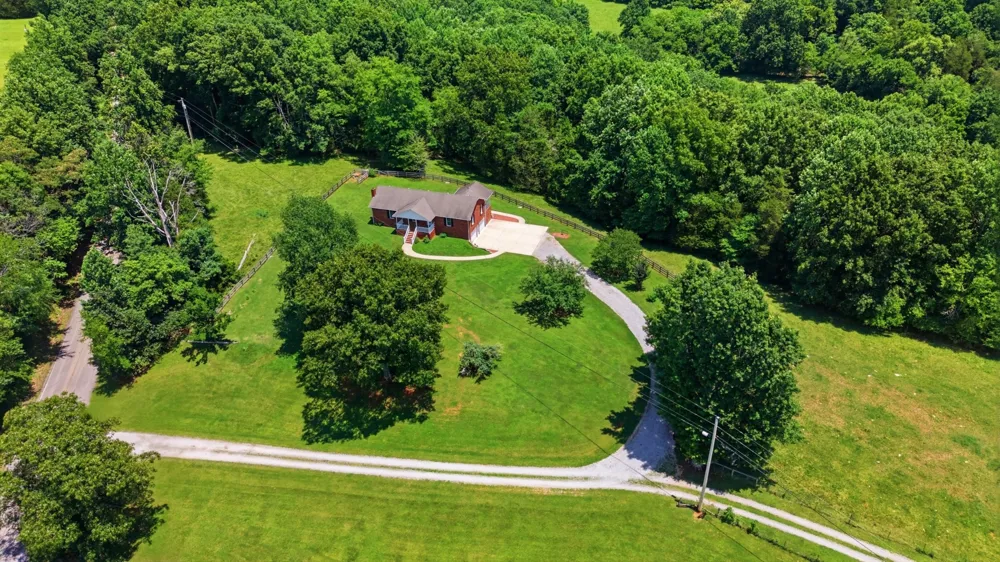 2644 Scribners Mill Rd Culleoka, TN 38451
