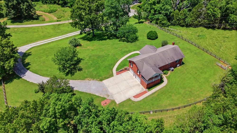 2644 Scribners Mill Rd Culleoka, TN 38451