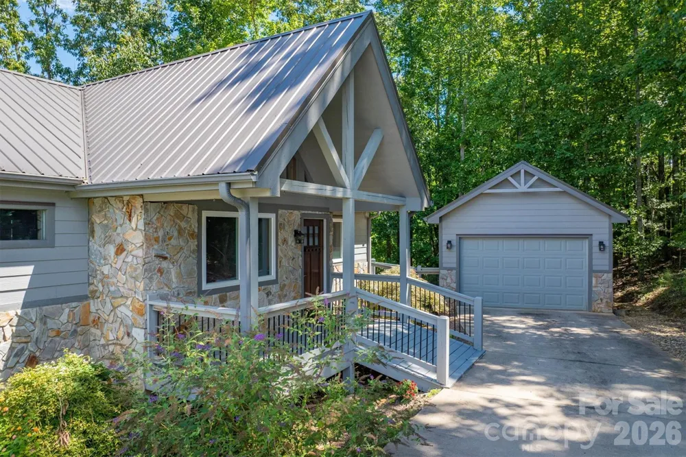 2262 Grandview Peaks Drive Nebo, NC 28761