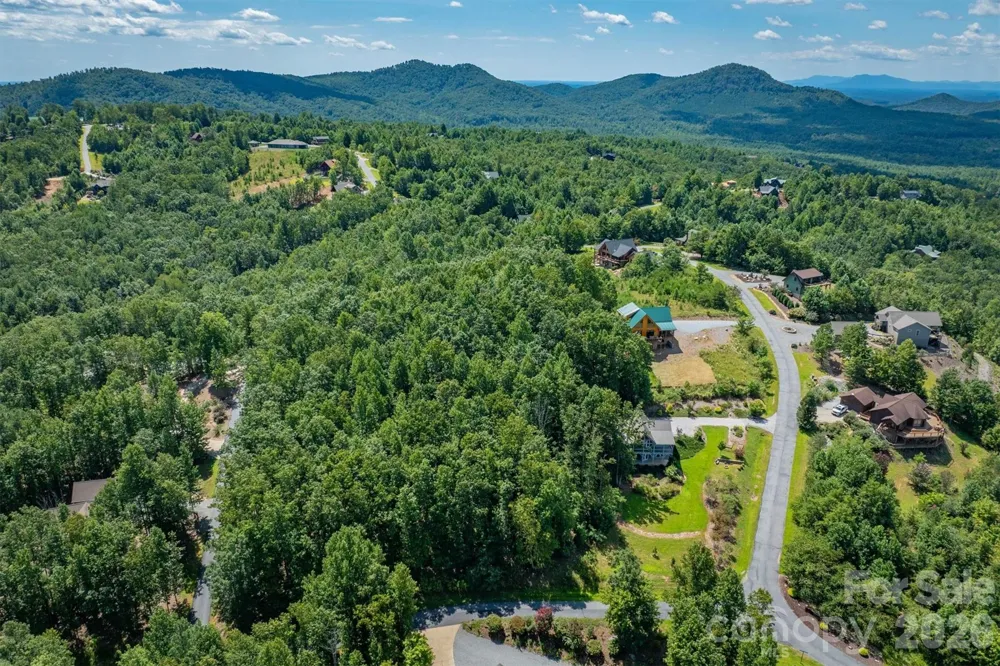 2262 Grandview Peaks Drive Nebo, NC 28761