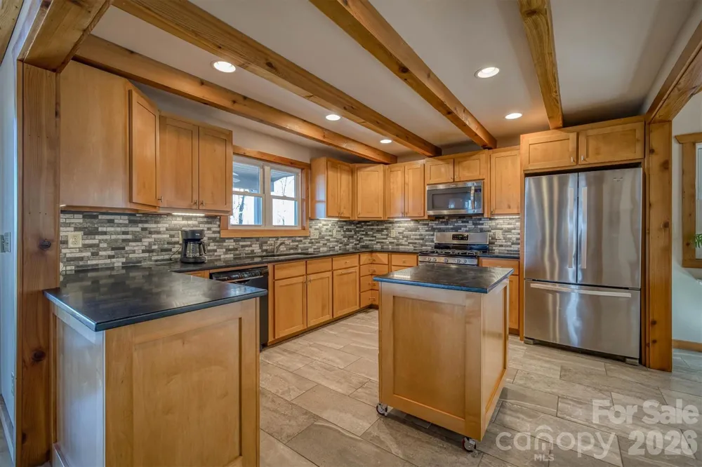2262 Grandview Peaks Drive Nebo, NC 28761