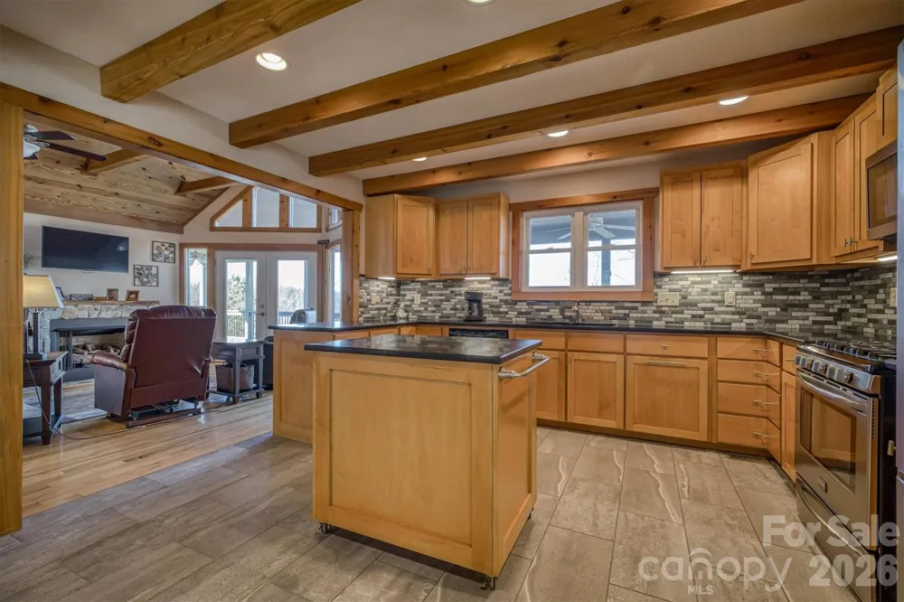 2262 Grandview Peaks Drive Nebo, NC 28761