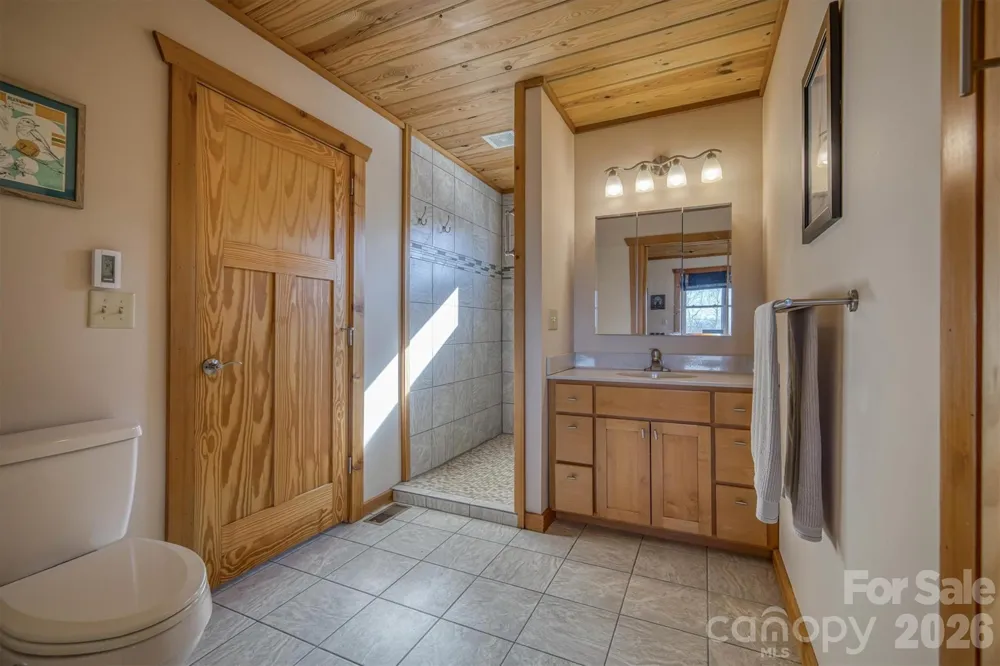 2262 Grandview Peaks Drive Nebo, NC 28761