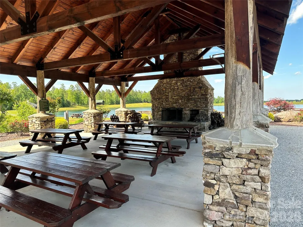 2262 Grandview Peaks Drive Nebo, NC 28761