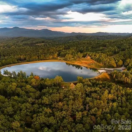 2262 Grandview Peaks Drive Nebo, NC 28761