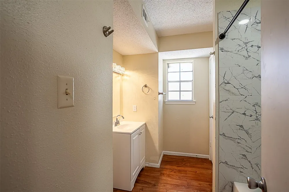 4150 Crow Road #10 Beaumont, TX 77706