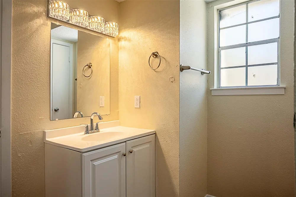 4150 Crow Road #10 Beaumont, TX 77706