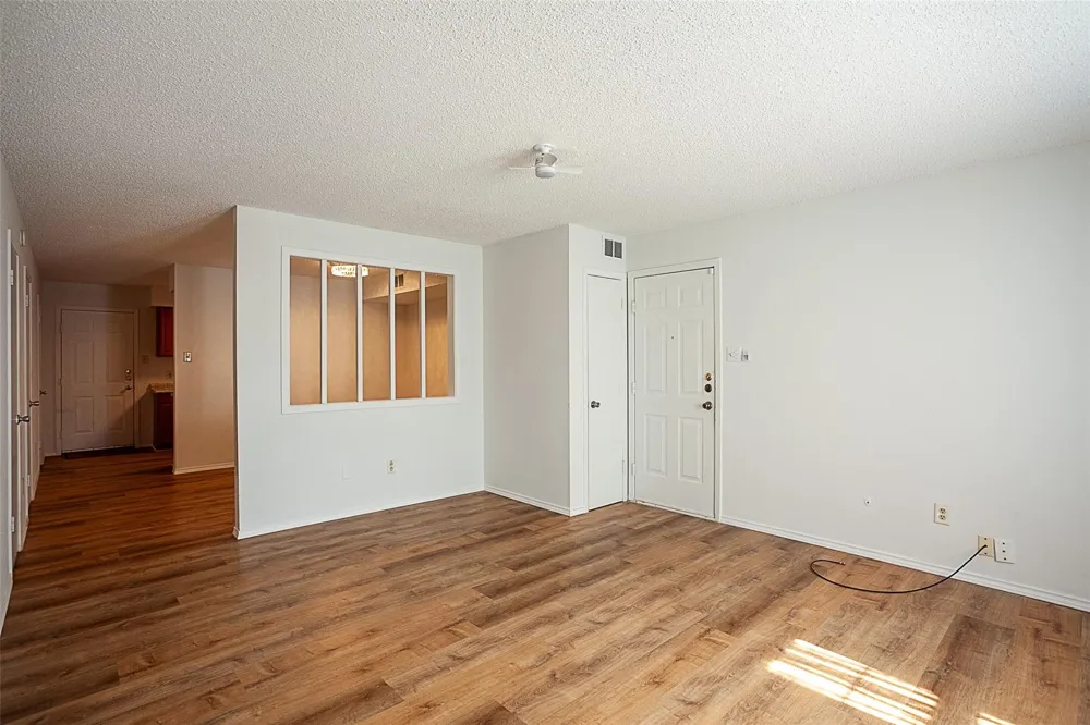 4150 Crow Road #10 Beaumont, TX 77706