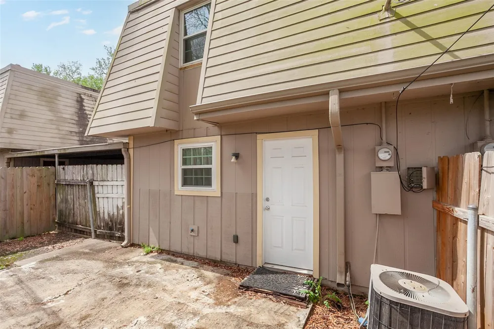 4150 Crow Road #10 Beaumont, TX 77706