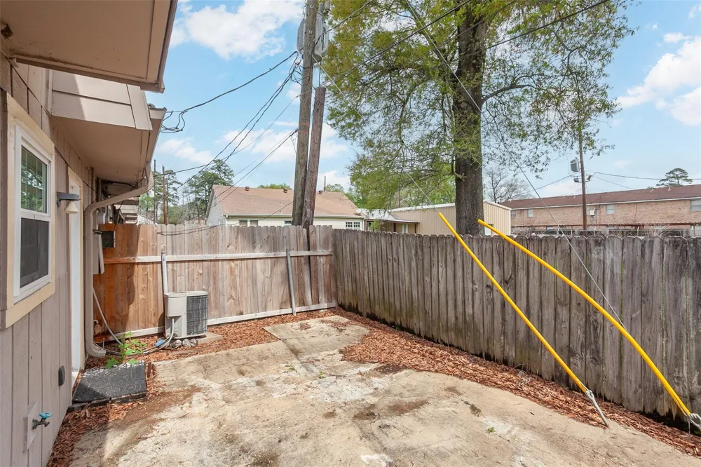 4150 Crow Road #10 Beaumont, TX 77706
