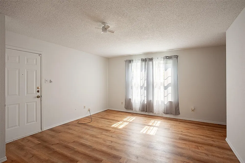 4150 Crow Road #10 Beaumont, TX 77706