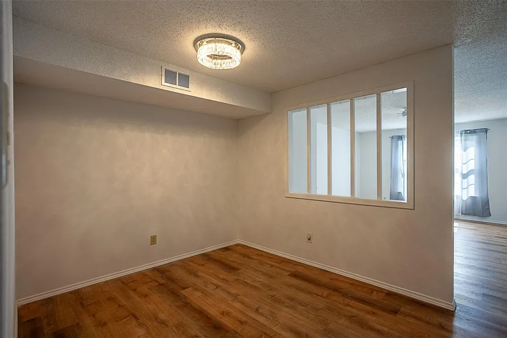 4150 Crow Road #10 Beaumont, TX 77706