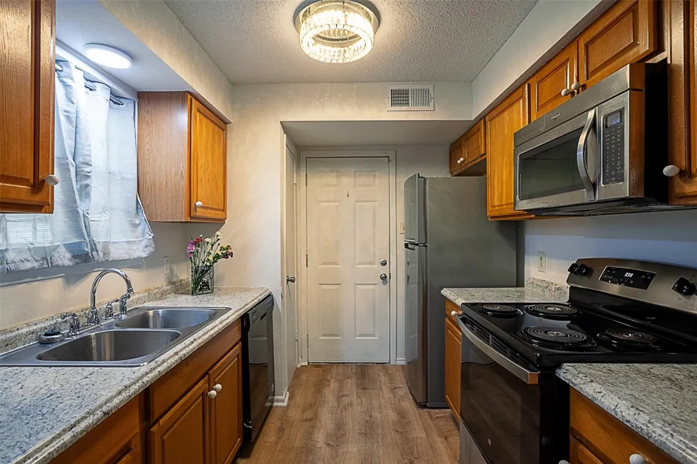 4150 Crow Road #10 Beaumont, TX 77706