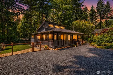 7533 Canyon View Drive