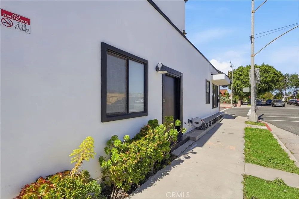 1540 E Wardlow Long Beach, CA 90807