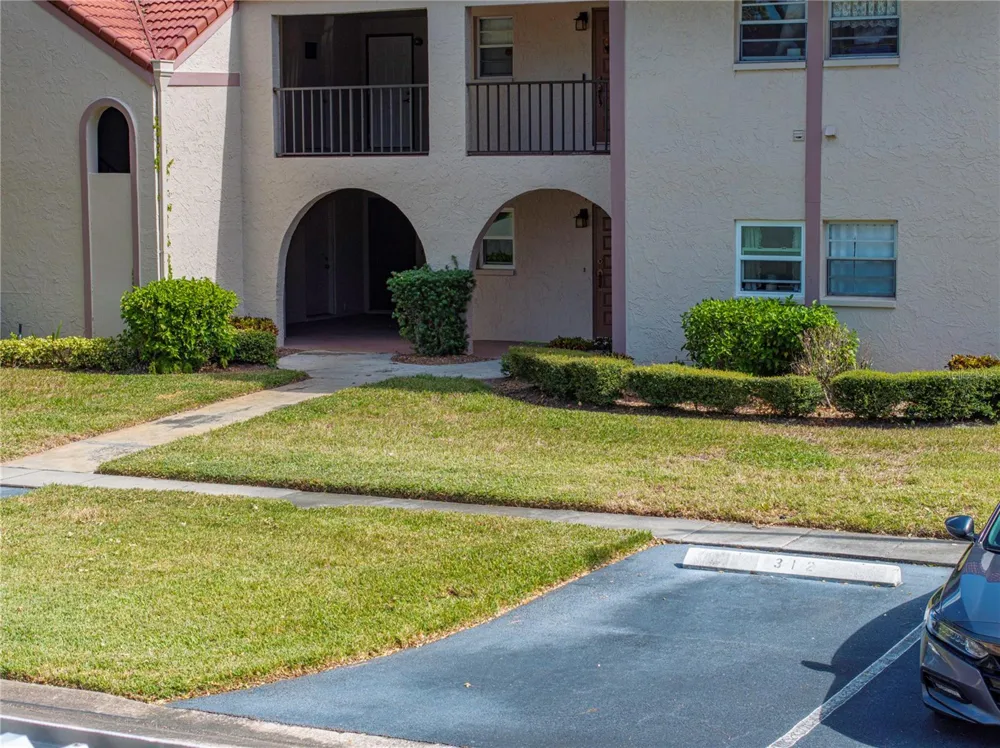 9700 STARKEY ROAD #312 Seminole, FL 33777