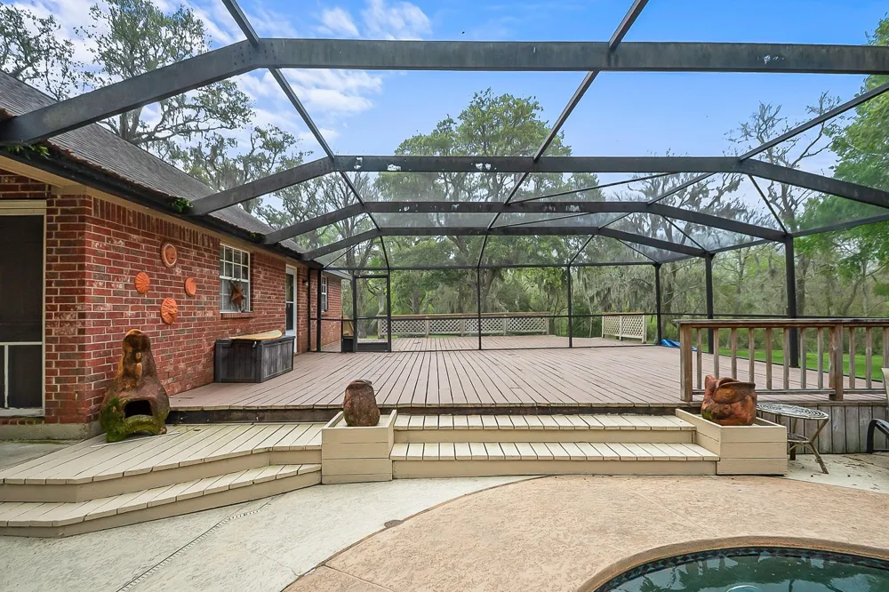 4200 County Road 502e Sweeny, TX 77480