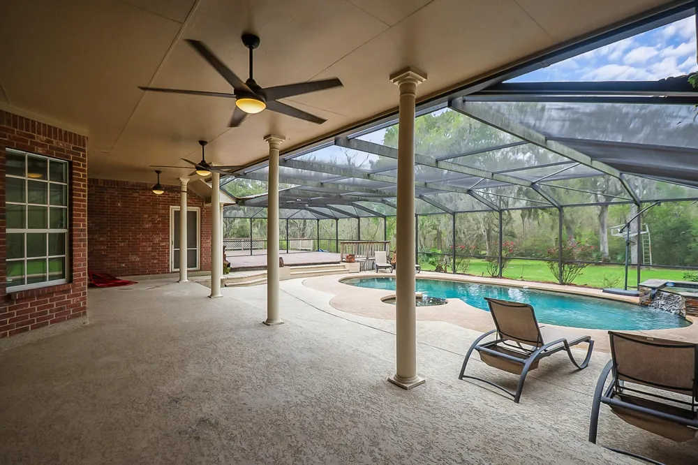 4200 County Road 502e Sweeny, TX 77480