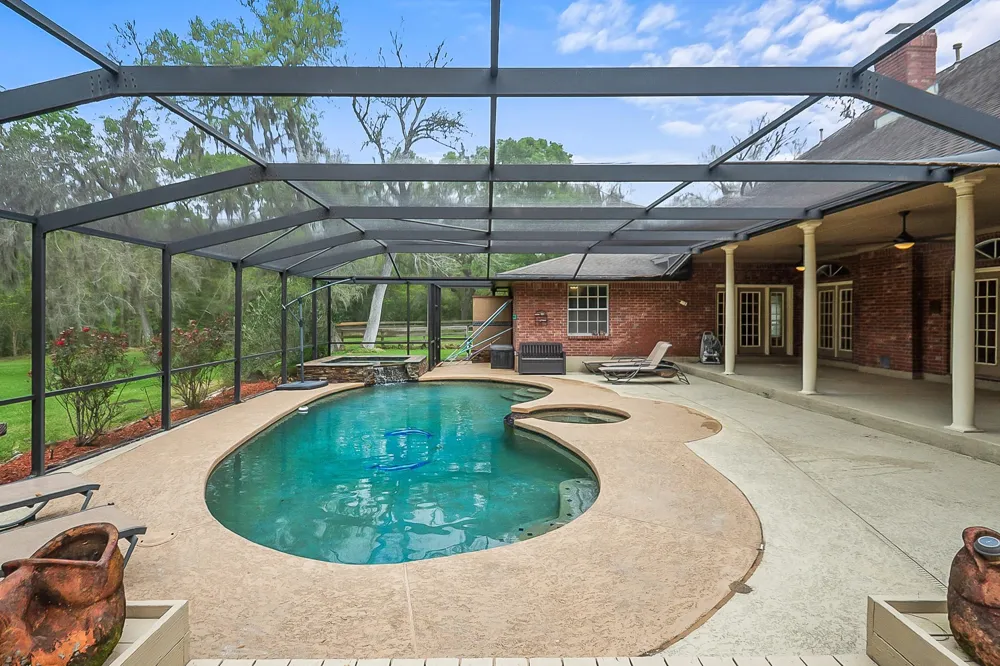 4200 County Road 502e Sweeny, TX 77480