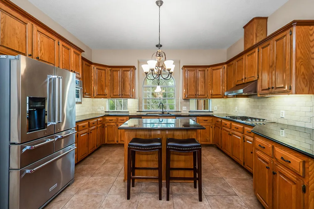 4200 County Road 502e Sweeny, TX 77480