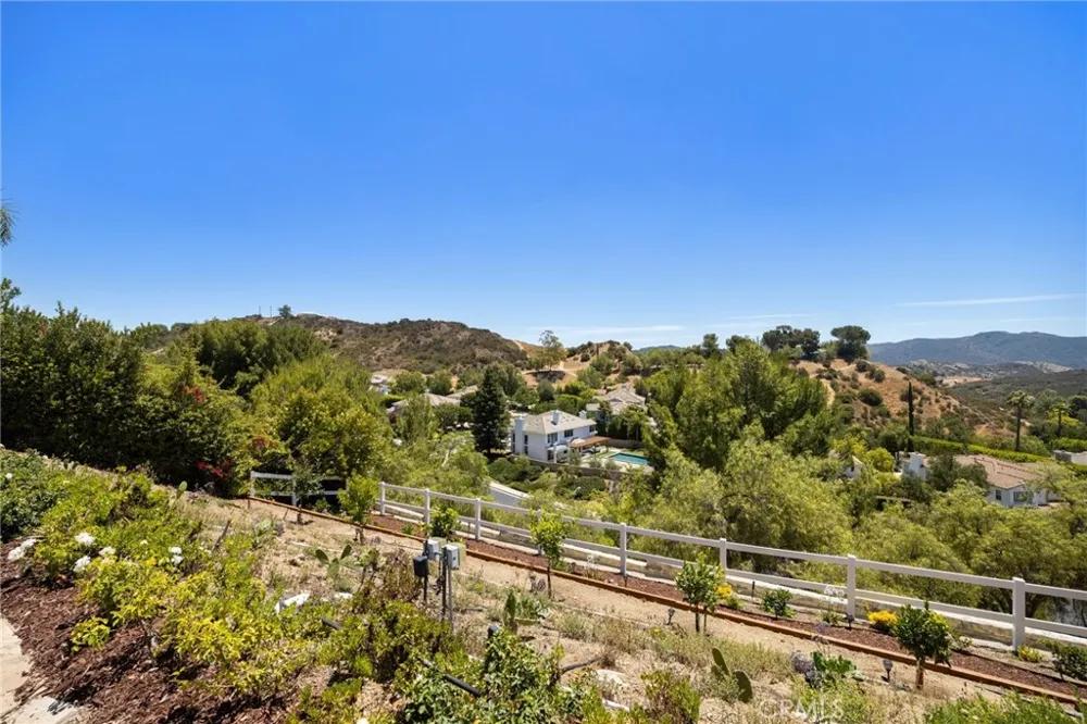 3302 Van Allen Place Topanga, CA 90290