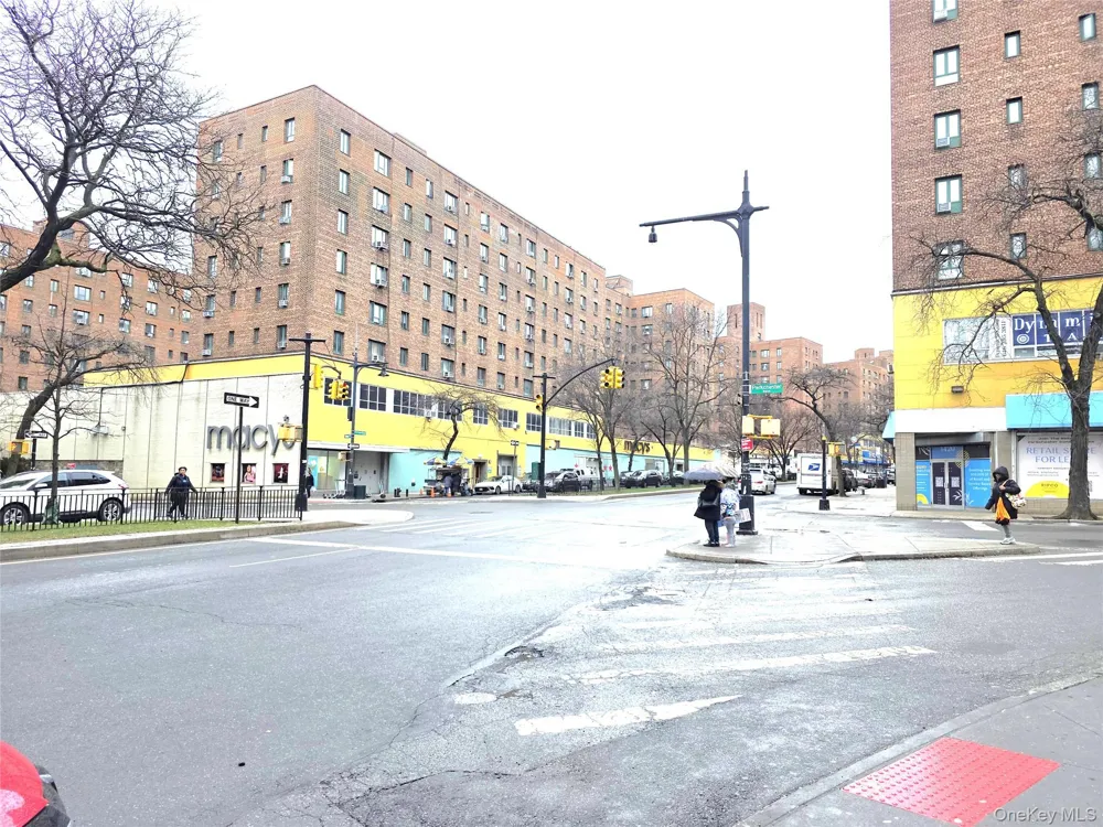 1332 Metropolitan Avenue #4K Bronx, NY 10462