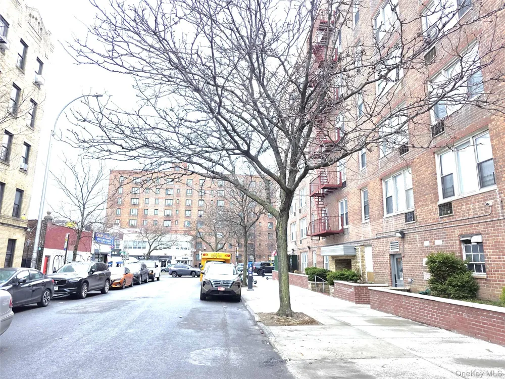 1332 Metropolitan Avenue #4K Bronx, NY 10462