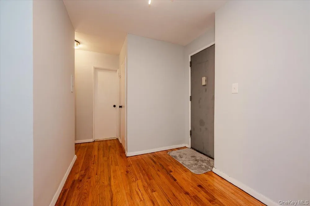 1332 Metropolitan Avenue #4K Bronx, NY 10462