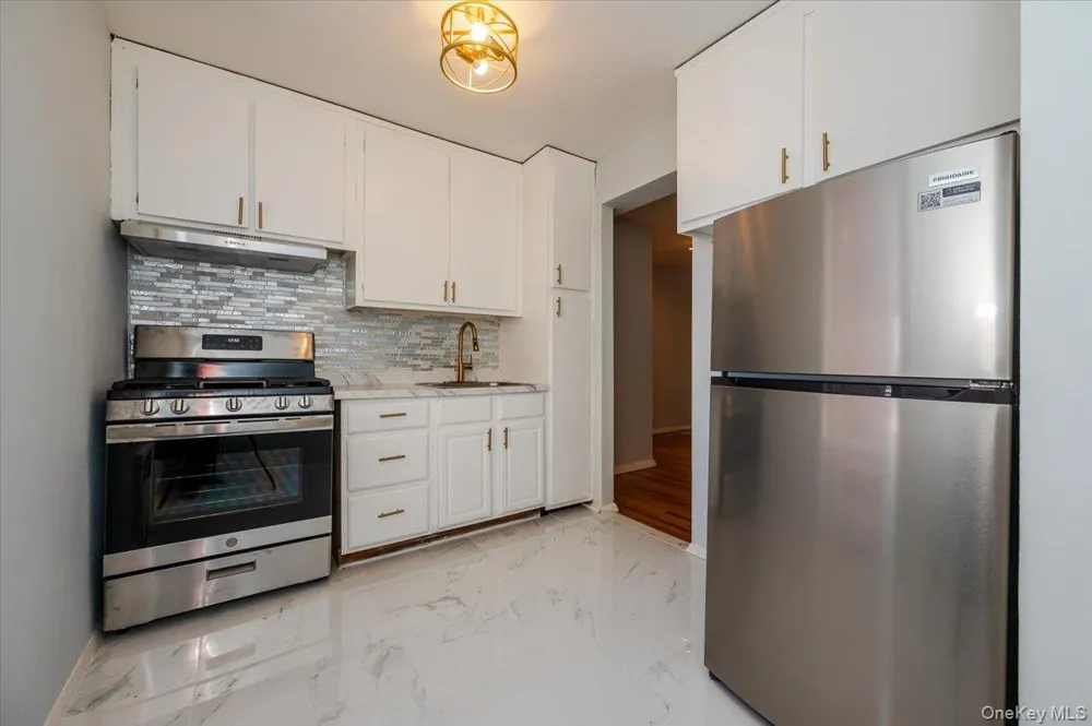 1332 Metropolitan Avenue #4K Bronx, NY 10462