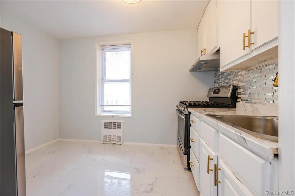 1332 Metropolitan Avenue #4K Bronx, NY 10462