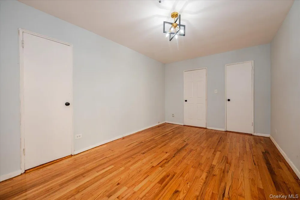 1332 Metropolitan Avenue #4K Bronx, NY 10462