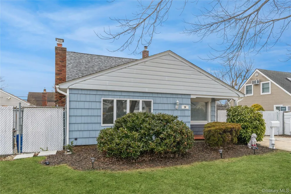 20 Peacock Lane Levittown, NY 11756