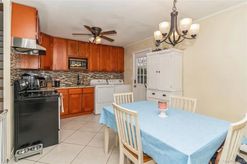 20 Peacock Lane Levittown, NY 11756