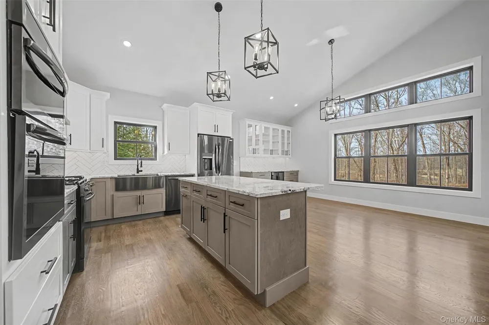 93 York Road S Bloomingburg, NY 12721
