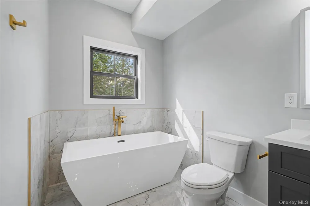 93 York Road S Bloomingburg, NY 12721