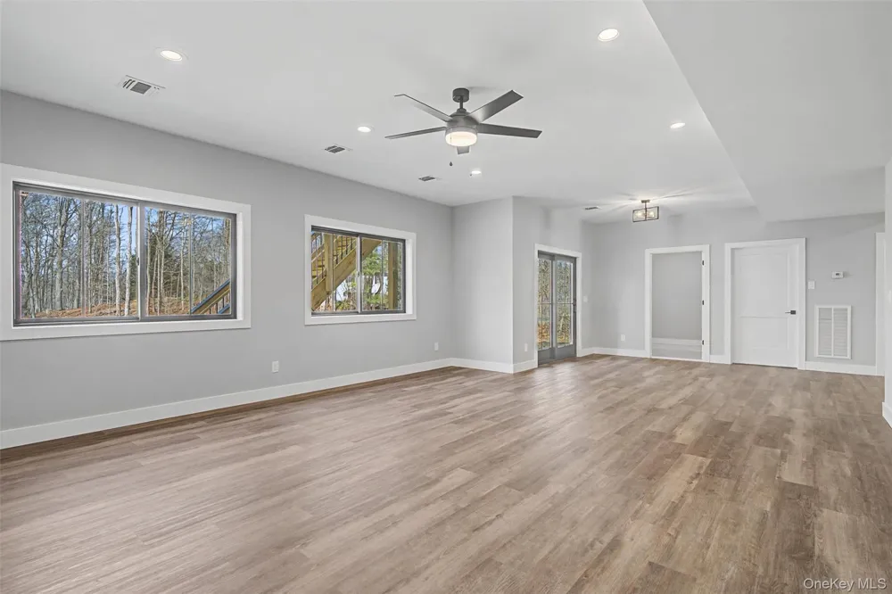 93 York Road S Bloomingburg, NY 12721