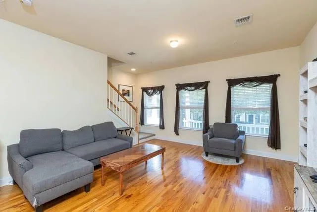 31 Barley Lane Patchogue, NY 11772