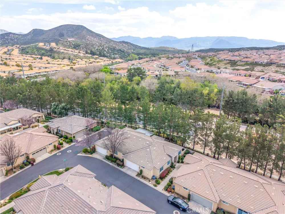 1637 Beaver Creek Beaumont, CA 92223