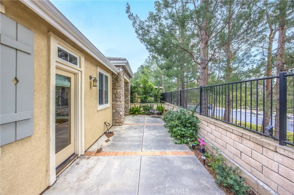 1637 Beaver Creek Beaumont, CA 92223
