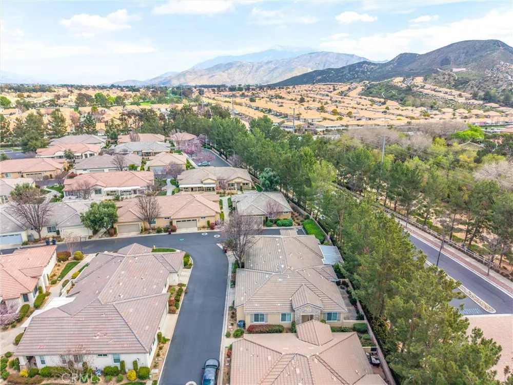 1637 Beaver Creek Beaumont, CA 92223