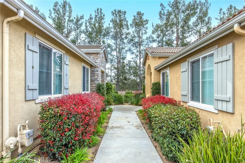 1637 Beaver Creek Beaumont, CA 92223