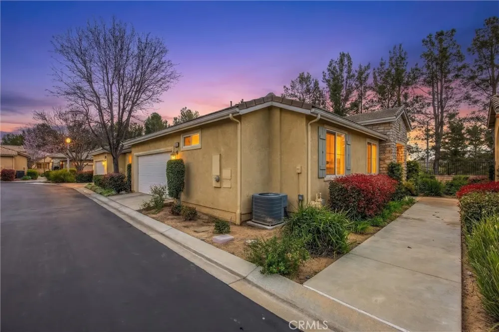 1637 Beaver Creek Beaumont, CA 92223