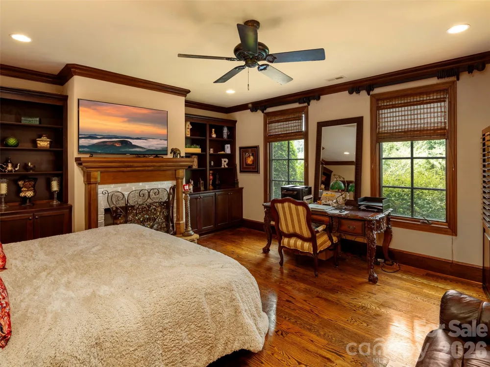 26 Village Oak Drive Arden, NC 28704