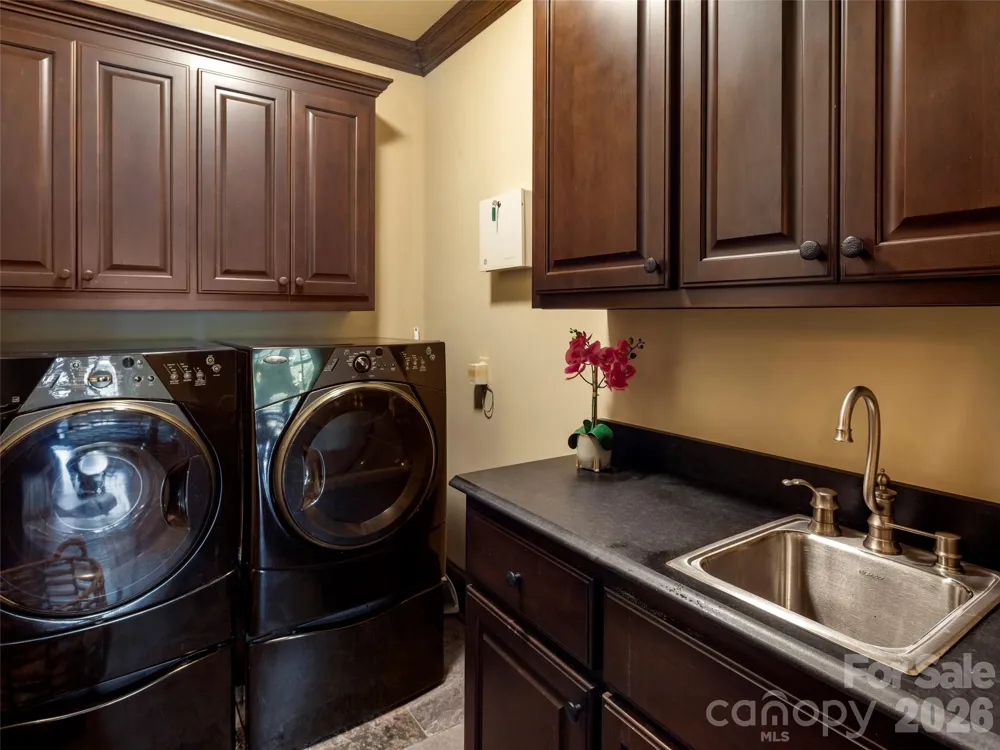 26 Village Oak Drive Arden, NC 28704