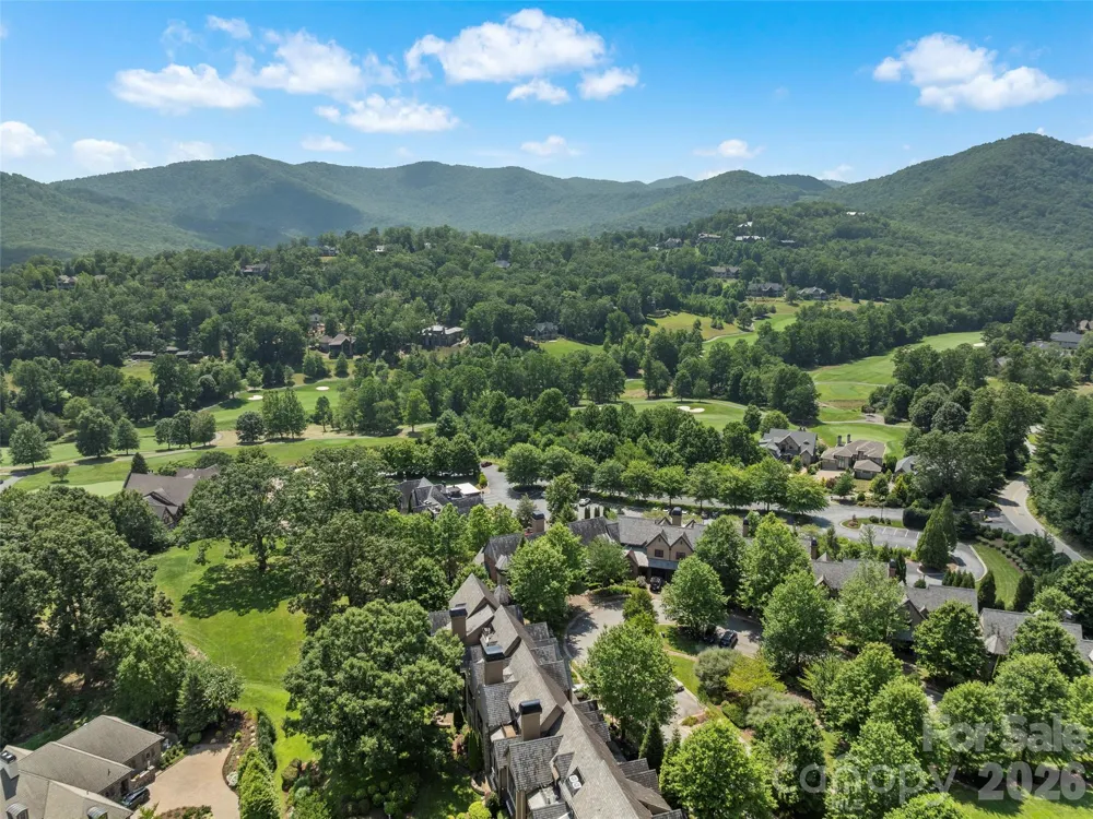 26 Village Oak Drive Arden, NC 28704